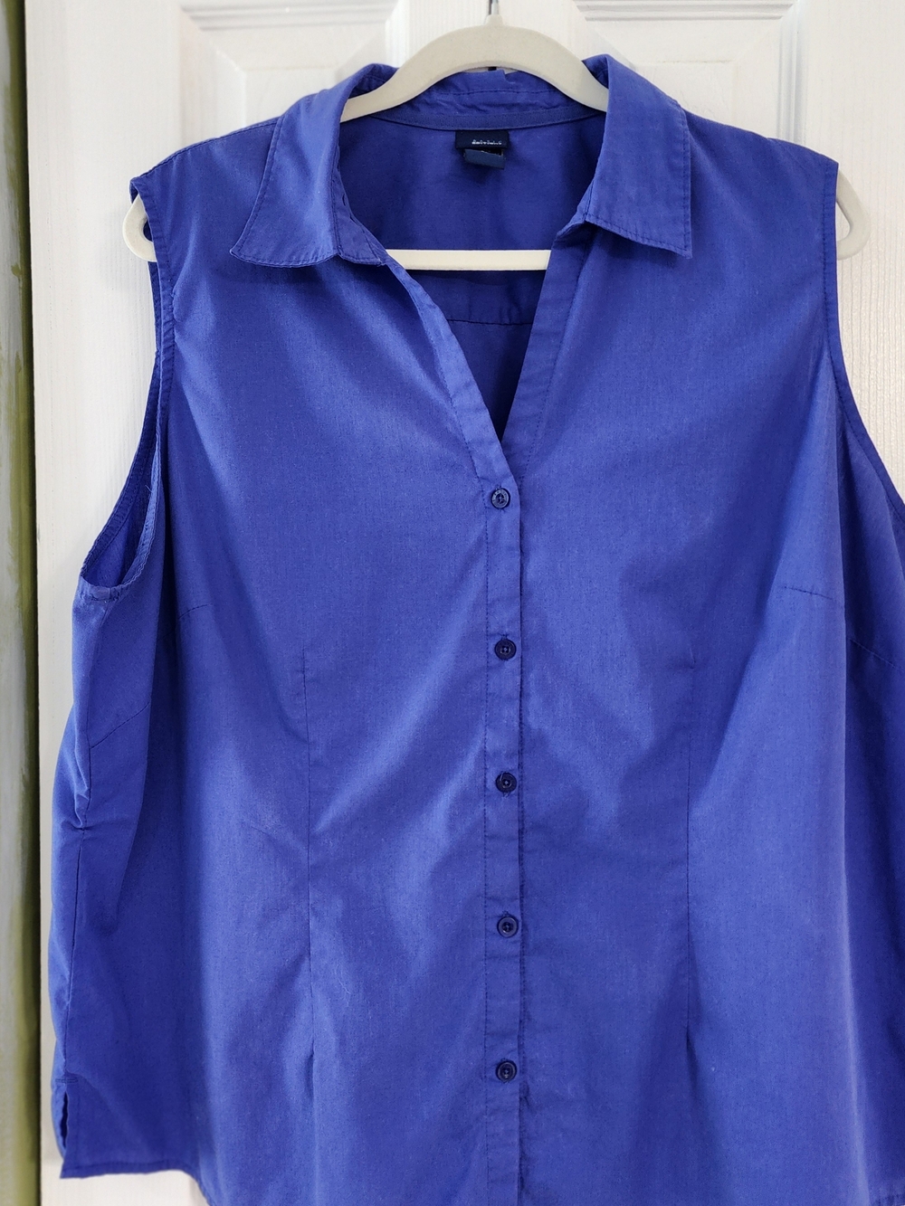 Basic Editions Sleeveless Button-Down Shirt - Blue